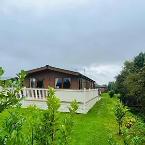 Bella Rose With Hot Tub Holiday home
