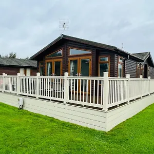 Crystal With Hot Tub Holiday home